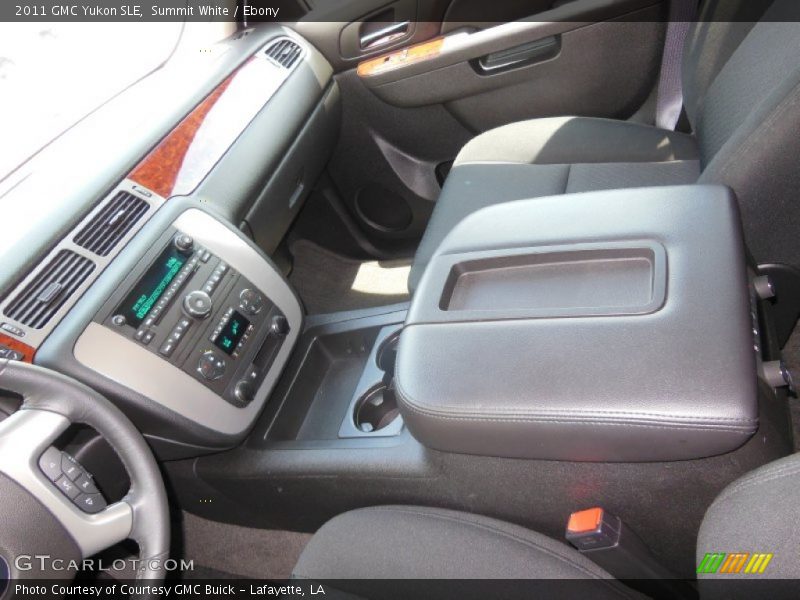 Summit White / Ebony 2011 GMC Yukon SLE