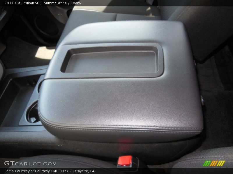 Summit White / Ebony 2011 GMC Yukon SLE