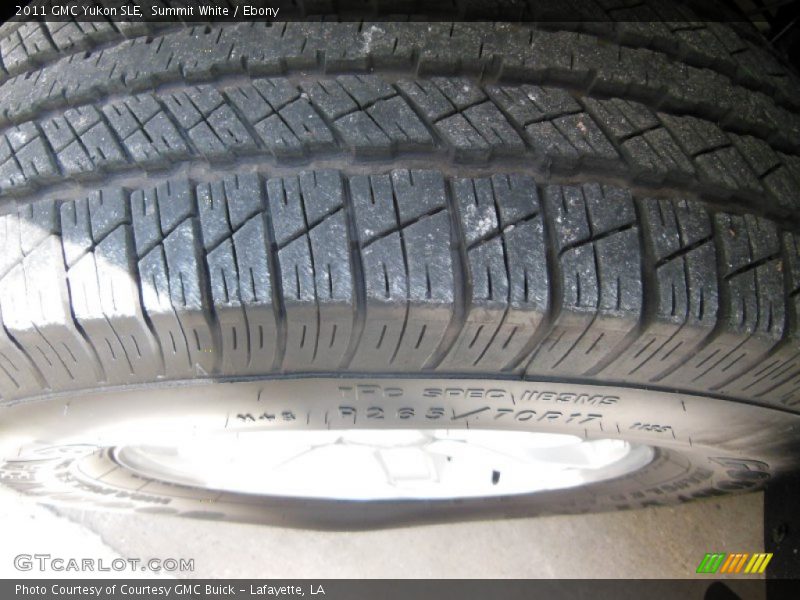 Summit White / Ebony 2011 GMC Yukon SLE