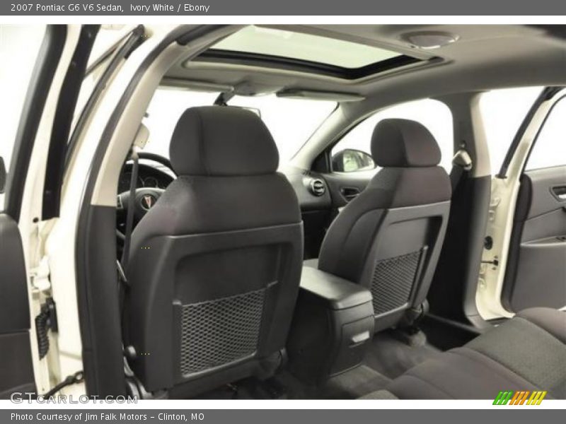  2007 G6 V6 Sedan Ebony Interior
