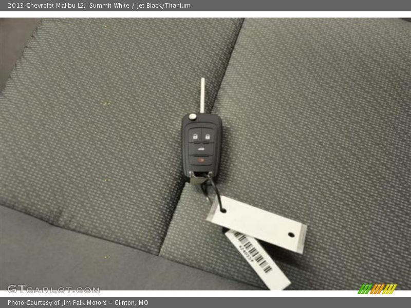 Summit White / Jet Black/Titanium 2013 Chevrolet Malibu LS