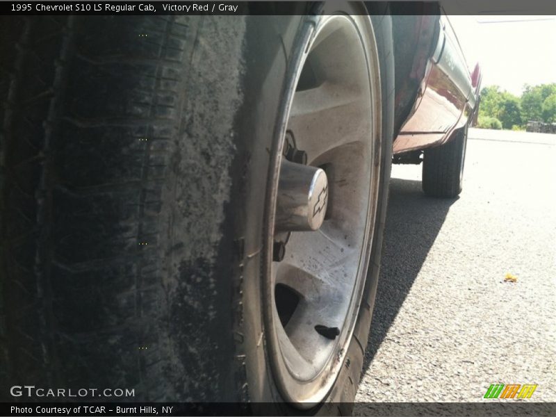 Victory Red / Gray 1995 Chevrolet S10 LS Regular Cab