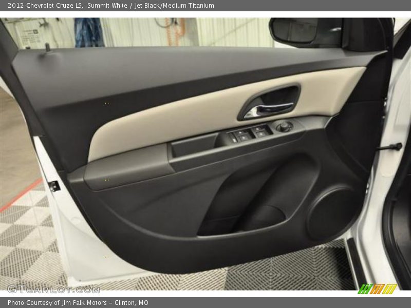Summit White / Jet Black/Medium Titanium 2012 Chevrolet Cruze LS