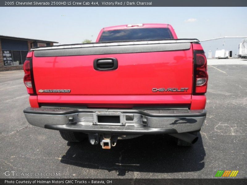 Victory Red / Dark Charcoal 2005 Chevrolet Silverado 2500HD LS Crew Cab 4x4