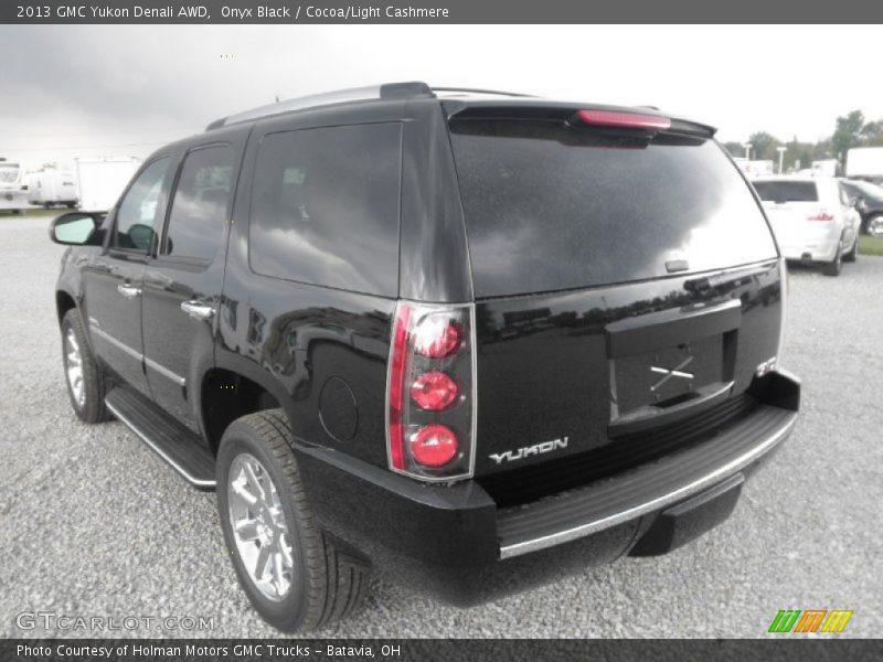 Onyx Black / Cocoa/Light Cashmere 2013 GMC Yukon Denali AWD
