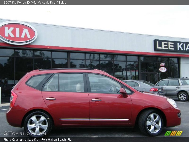 Volcanic Red / Beige 2007 Kia Rondo EX V6