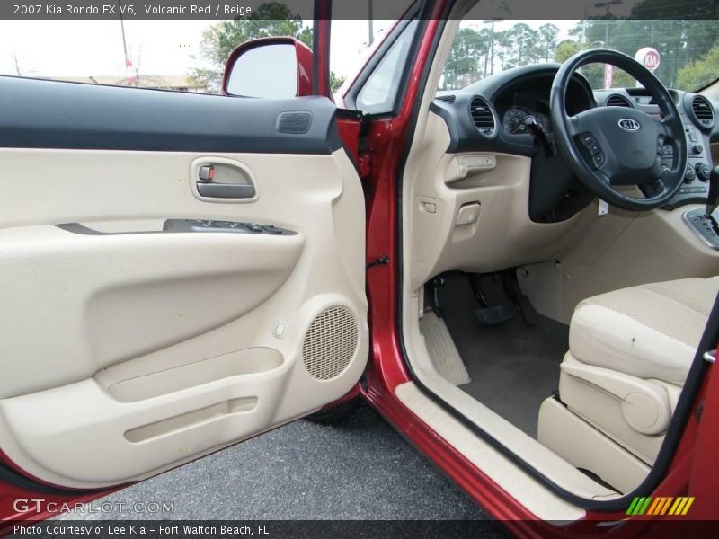 Volcanic Red / Beige 2007 Kia Rondo EX V6