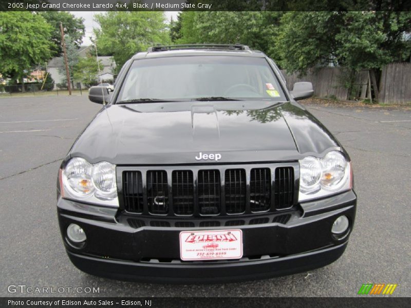 Black / Medium Slate Gray 2005 Jeep Grand Cherokee Laredo 4x4