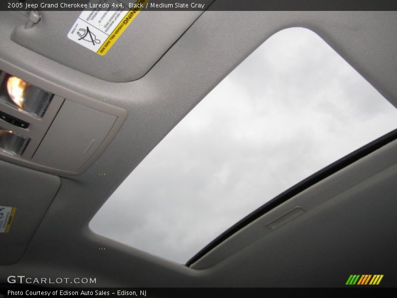 Black / Medium Slate Gray 2005 Jeep Grand Cherokee Laredo 4x4