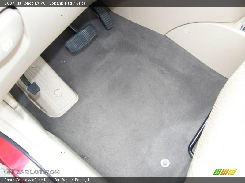 Volcanic Red / Beige 2007 Kia Rondo EX V6