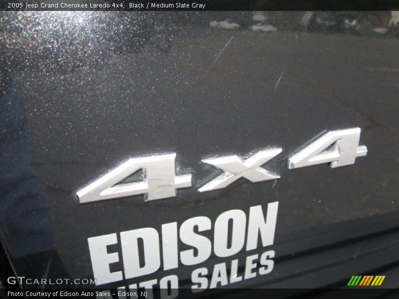 Black / Medium Slate Gray 2005 Jeep Grand Cherokee Laredo 4x4