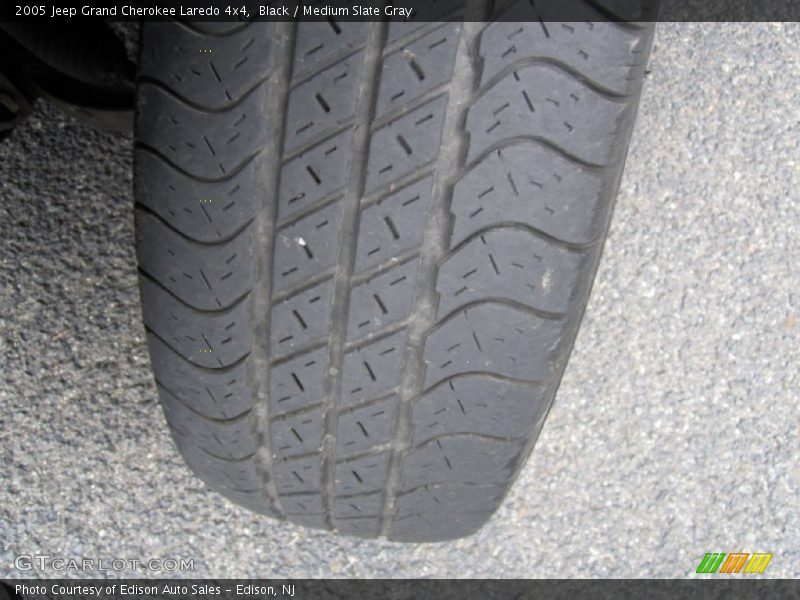 Black / Medium Slate Gray 2005 Jeep Grand Cherokee Laredo 4x4