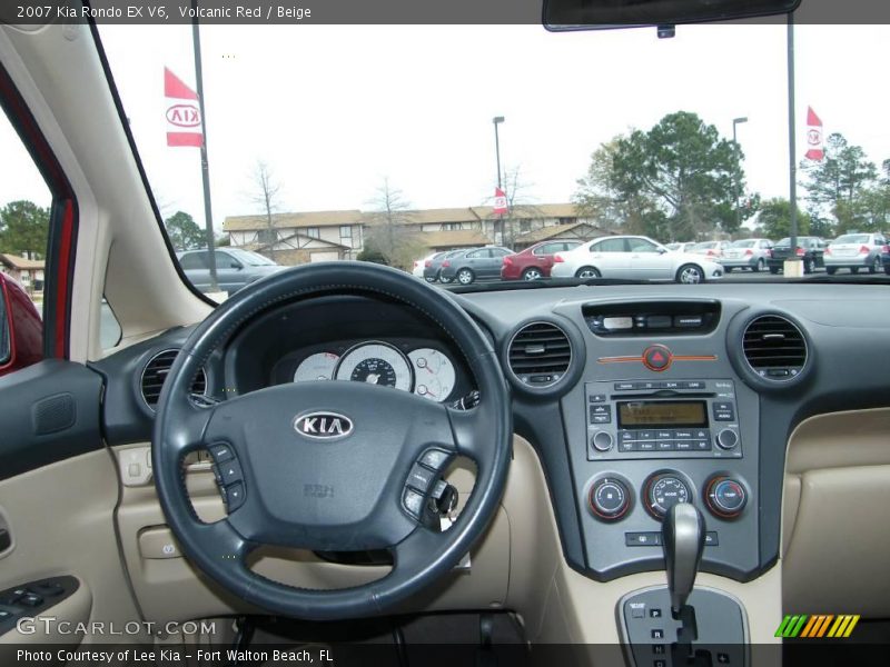 Volcanic Red / Beige 2007 Kia Rondo EX V6