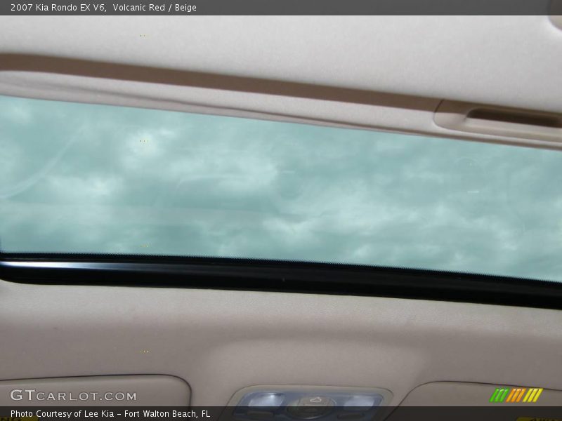 Volcanic Red / Beige 2007 Kia Rondo EX V6
