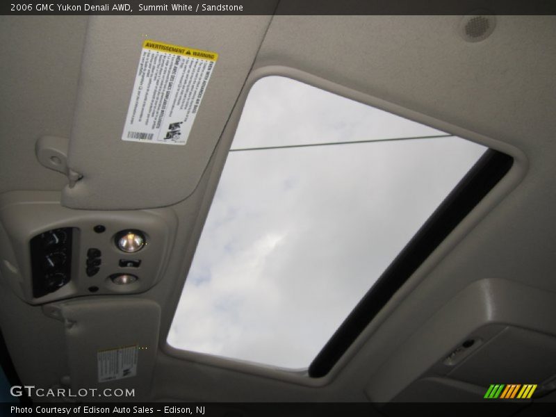 Summit White / Sandstone 2006 GMC Yukon Denali AWD