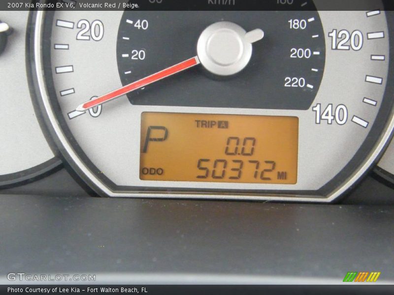 Volcanic Red / Beige 2007 Kia Rondo EX V6