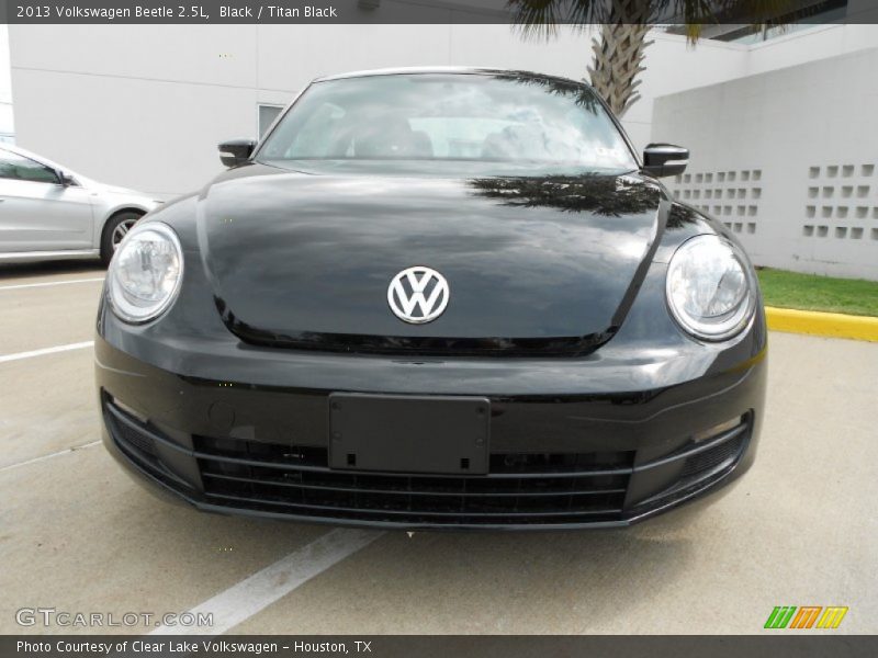 Black / Titan Black 2013 Volkswagen Beetle 2.5L