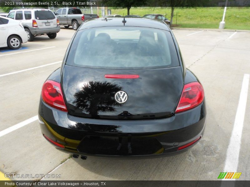 Black / Titan Black 2013 Volkswagen Beetle 2.5L