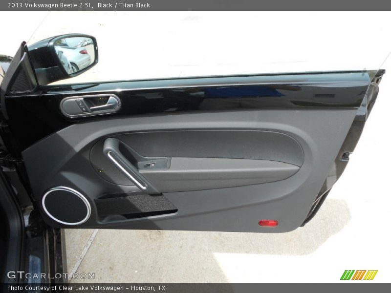 Black / Titan Black 2013 Volkswagen Beetle 2.5L