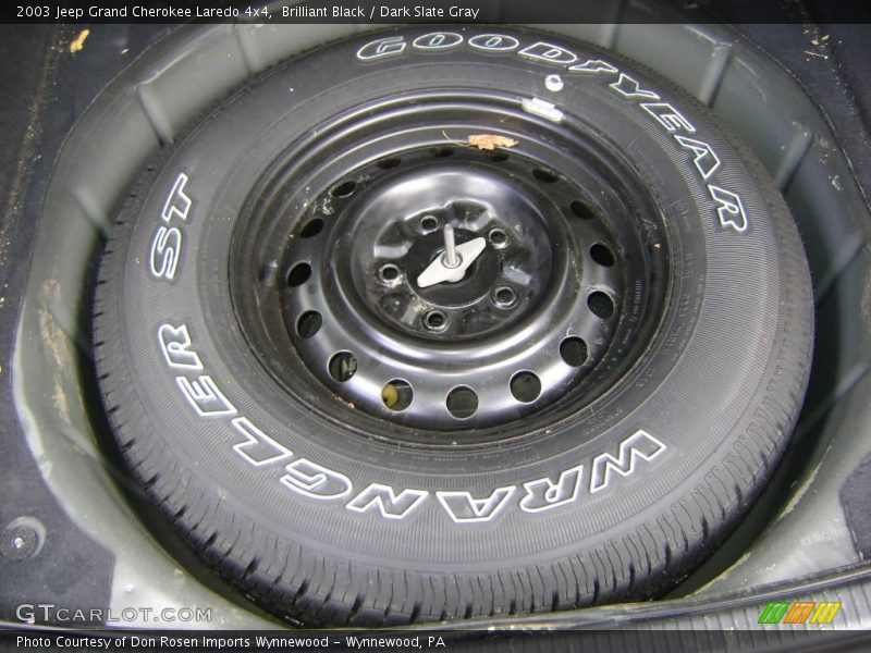 Brilliant Black / Dark Slate Gray 2003 Jeep Grand Cherokee Laredo 4x4