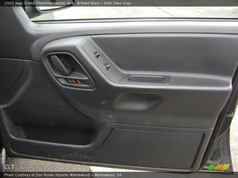 Brilliant Black / Dark Slate Gray 2003 Jeep Grand Cherokee Laredo 4x4