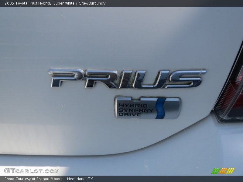 Super White / Gray/Burgundy 2005 Toyota Prius Hybrid
