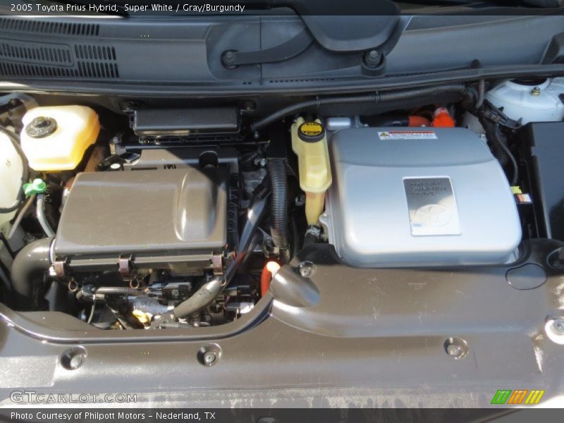 Super White / Gray/Burgundy 2005 Toyota Prius Hybrid