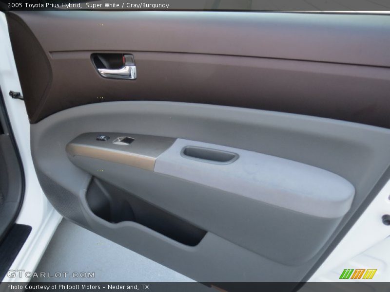 Super White / Gray/Burgundy 2005 Toyota Prius Hybrid