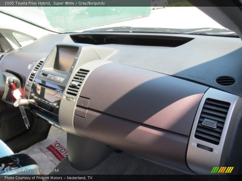 Super White / Gray/Burgundy 2005 Toyota Prius Hybrid