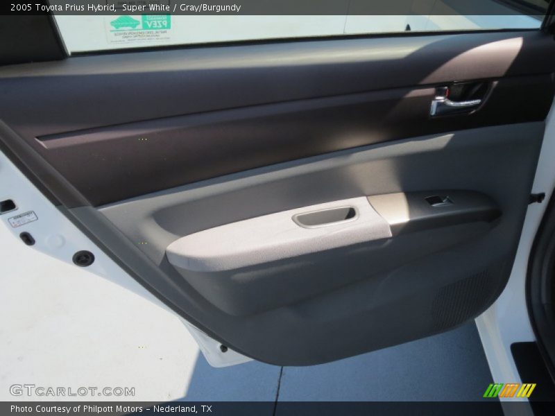 Super White / Gray/Burgundy 2005 Toyota Prius Hybrid