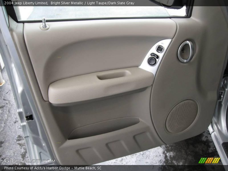 Bright Silver Metallic / Light Taupe/Dark Slate Gray 2004 Jeep Liberty Limited