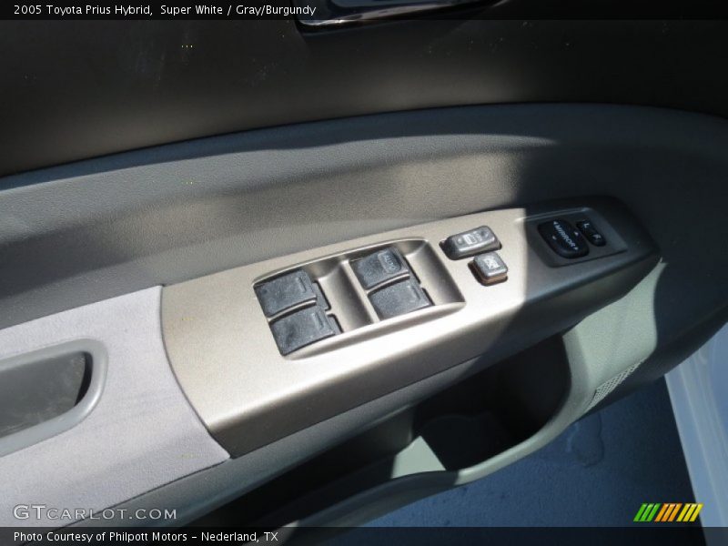 Super White / Gray/Burgundy 2005 Toyota Prius Hybrid