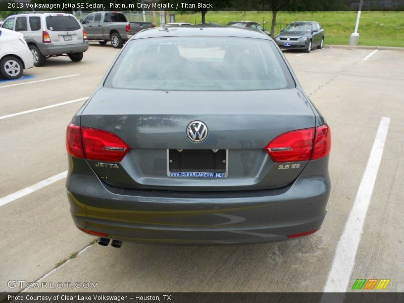 Platinum Gray Metallic / Titan Black 2013 Volkswagen Jetta SE Sedan