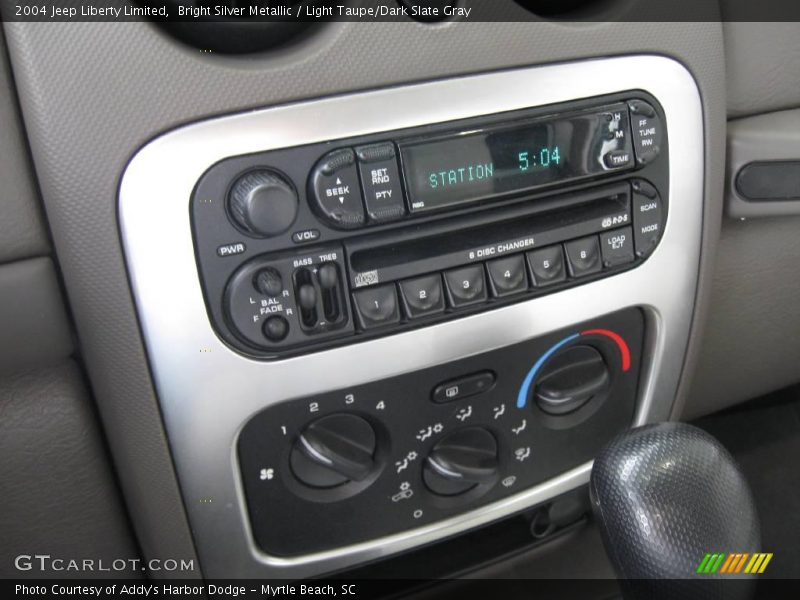 Bright Silver Metallic / Light Taupe/Dark Slate Gray 2004 Jeep Liberty Limited