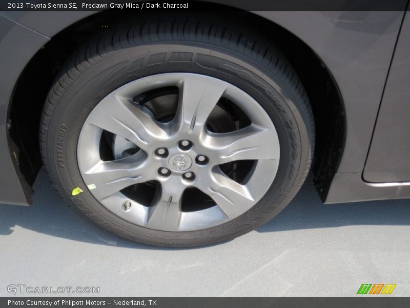 Predawn Gray Mica / Dark Charcoal 2013 Toyota Sienna SE