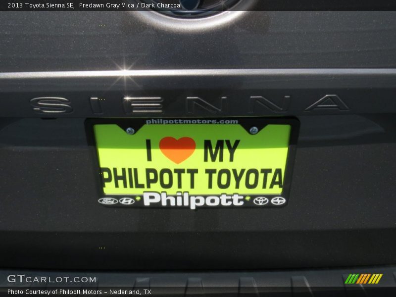 Predawn Gray Mica / Dark Charcoal 2013 Toyota Sienna SE