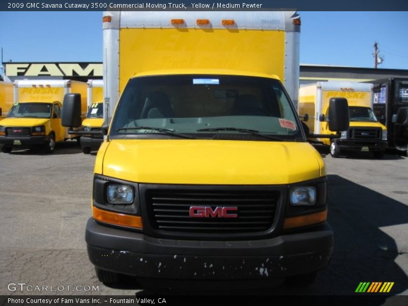 Yellow / Medium Pewter 2009 GMC Savana Cutaway 3500 Commercial Moving Truck