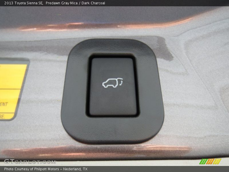 Predawn Gray Mica / Dark Charcoal 2013 Toyota Sienna SE