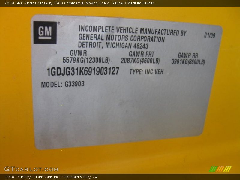 Yellow / Medium Pewter 2009 GMC Savana Cutaway 3500 Commercial Moving Truck