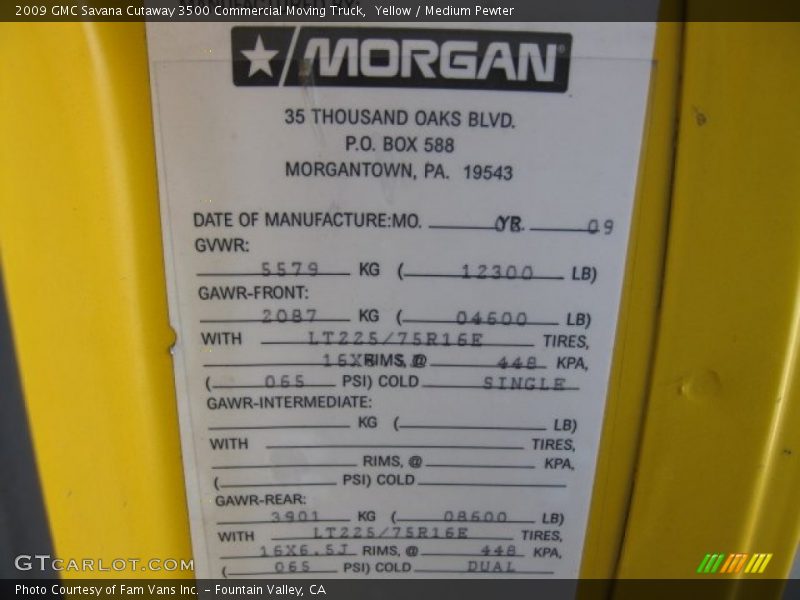 Yellow / Medium Pewter 2009 GMC Savana Cutaway 3500 Commercial Moving Truck