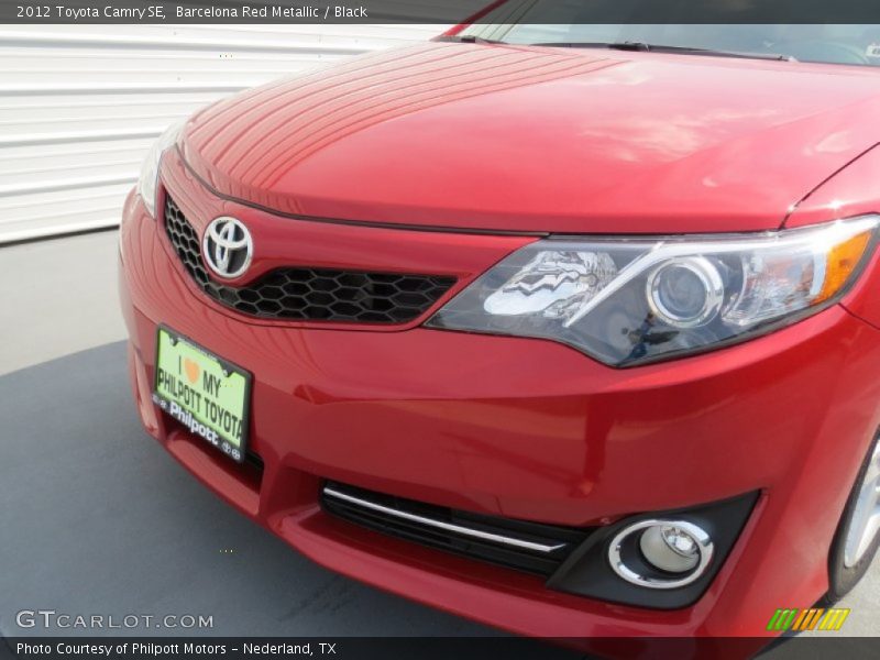 Barcelona Red Metallic / Black 2012 Toyota Camry SE
