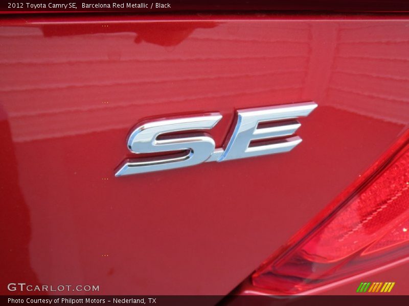 Barcelona Red Metallic / Black 2012 Toyota Camry SE