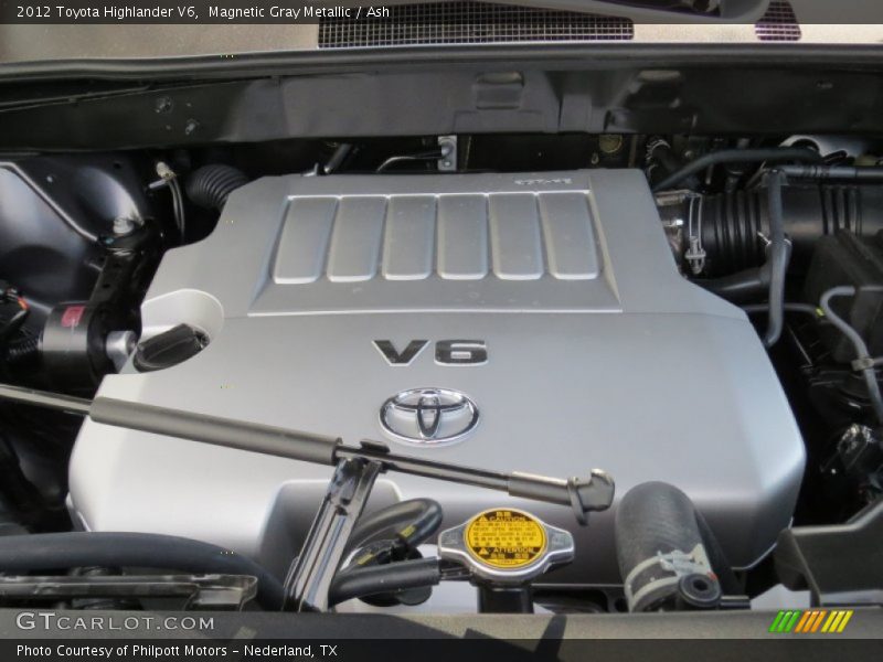 Magnetic Gray Metallic / Ash 2012 Toyota Highlander V6