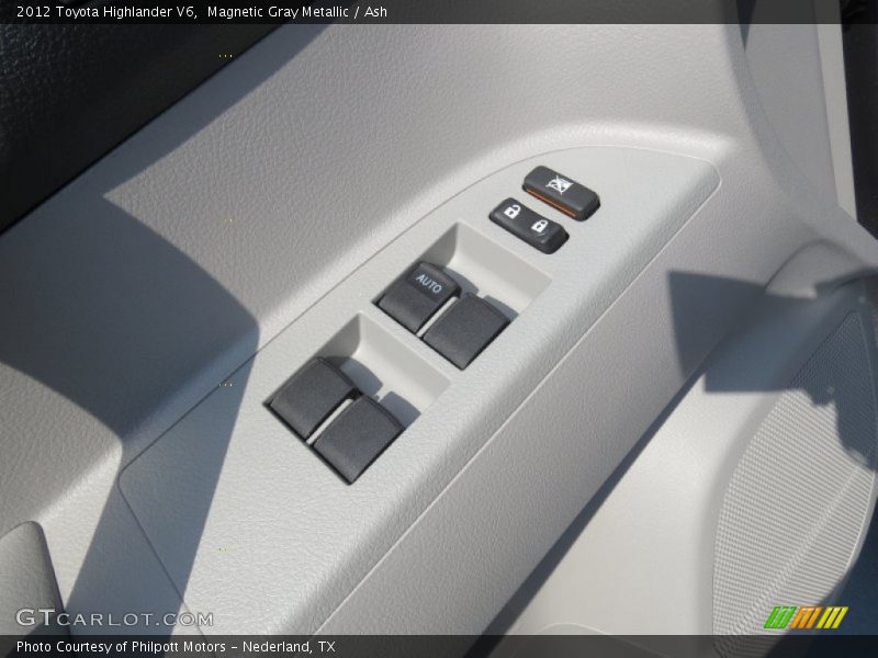 Magnetic Gray Metallic / Ash 2012 Toyota Highlander V6