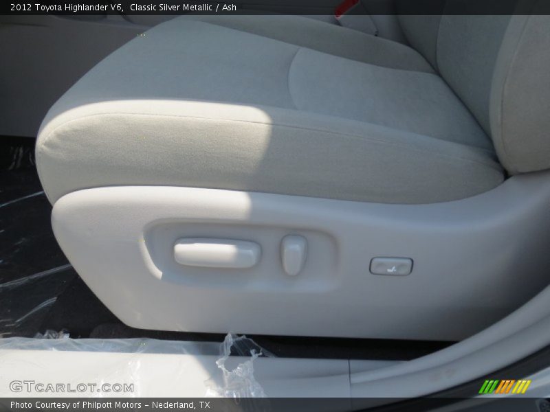 Classic Silver Metallic / Ash 2012 Toyota Highlander V6