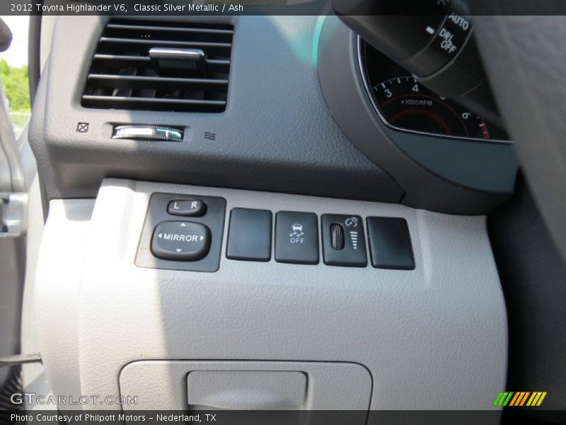 Classic Silver Metallic / Ash 2012 Toyota Highlander V6