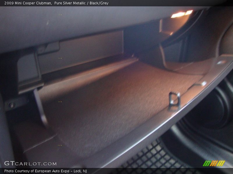 Pure Silver Metallic / Black/Grey 2009 Mini Cooper Clubman
