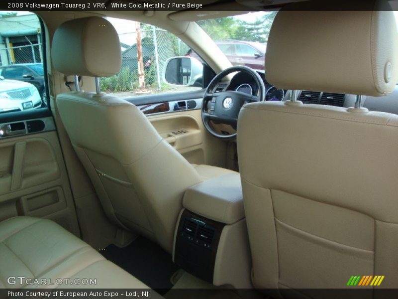 White Gold Metallic / Pure Beige 2008 Volkswagen Touareg 2 VR6