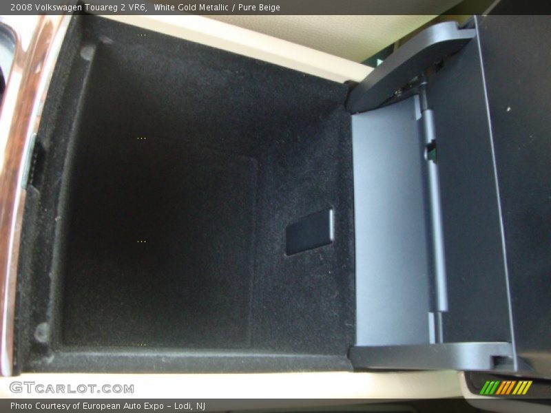 White Gold Metallic / Pure Beige 2008 Volkswagen Touareg 2 VR6