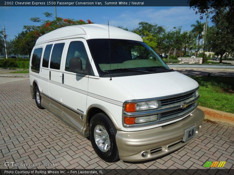 Front 3/4 View of 2002 Express 1500 Passenger Conversion Van